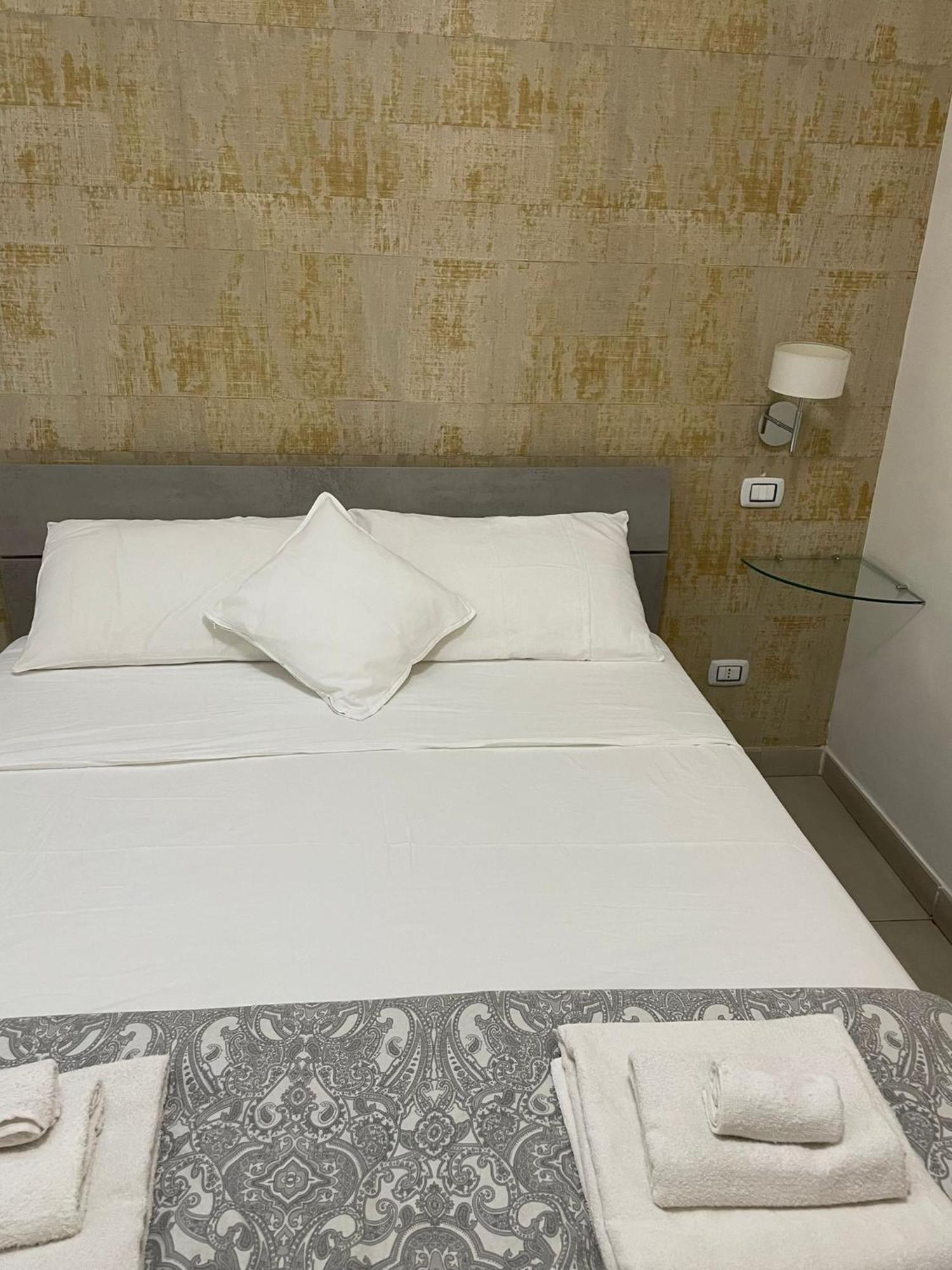 Terrazza Aragon Room And Spa Napels Buitenkant foto