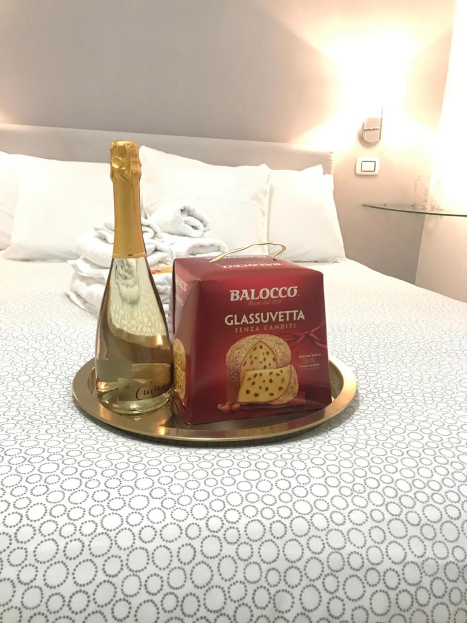 Terrazza Aragon Room And Spa Napels Buitenkant foto